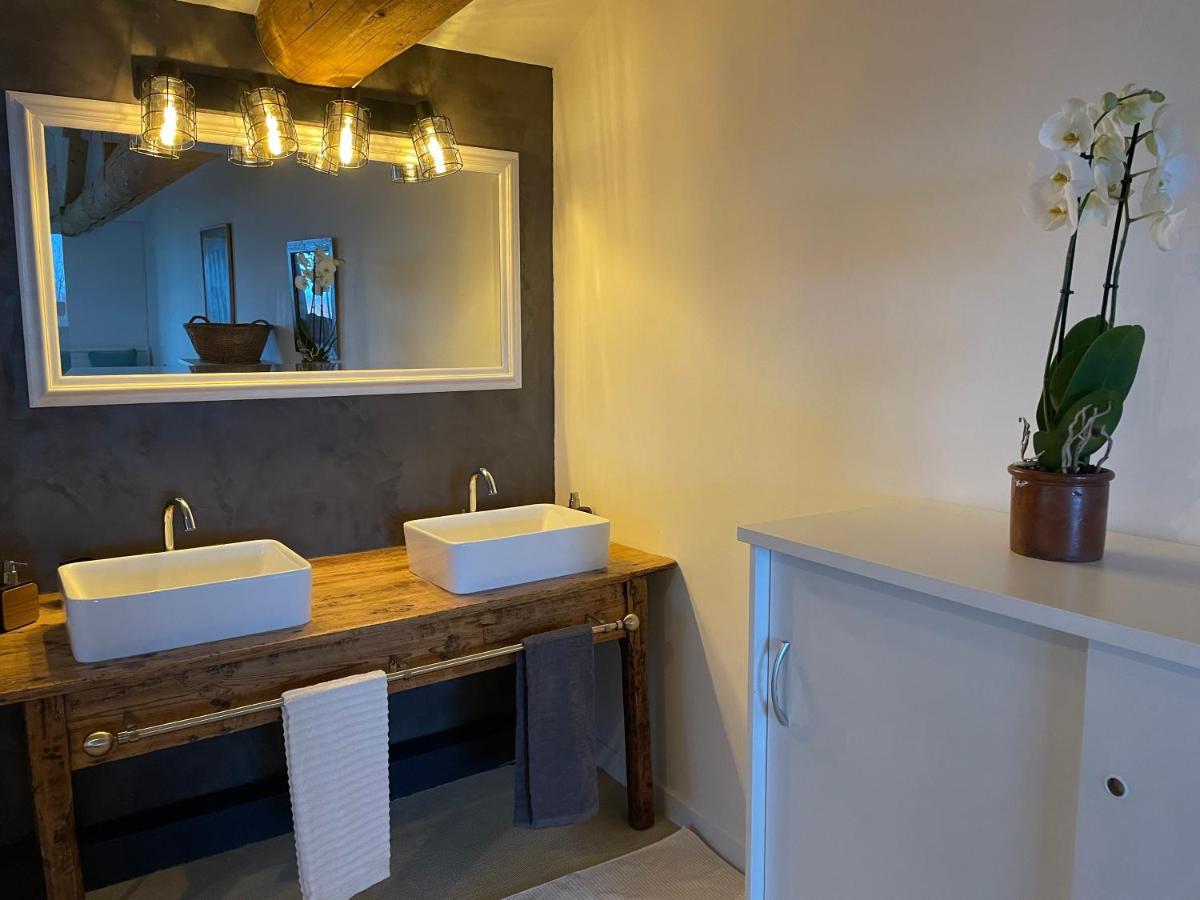 La Grange Aux Hirondelles - Appartement Complet Et Independant Commelle-Vernay Luaran gambar
