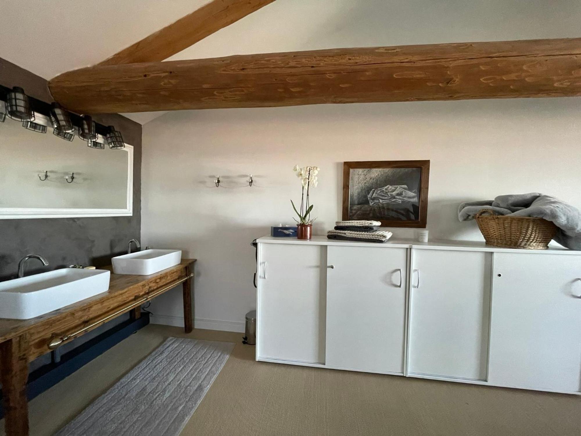 La Grange Aux Hirondelles - Appartement Complet Et Independant Commelle-Vernay Luaran gambar