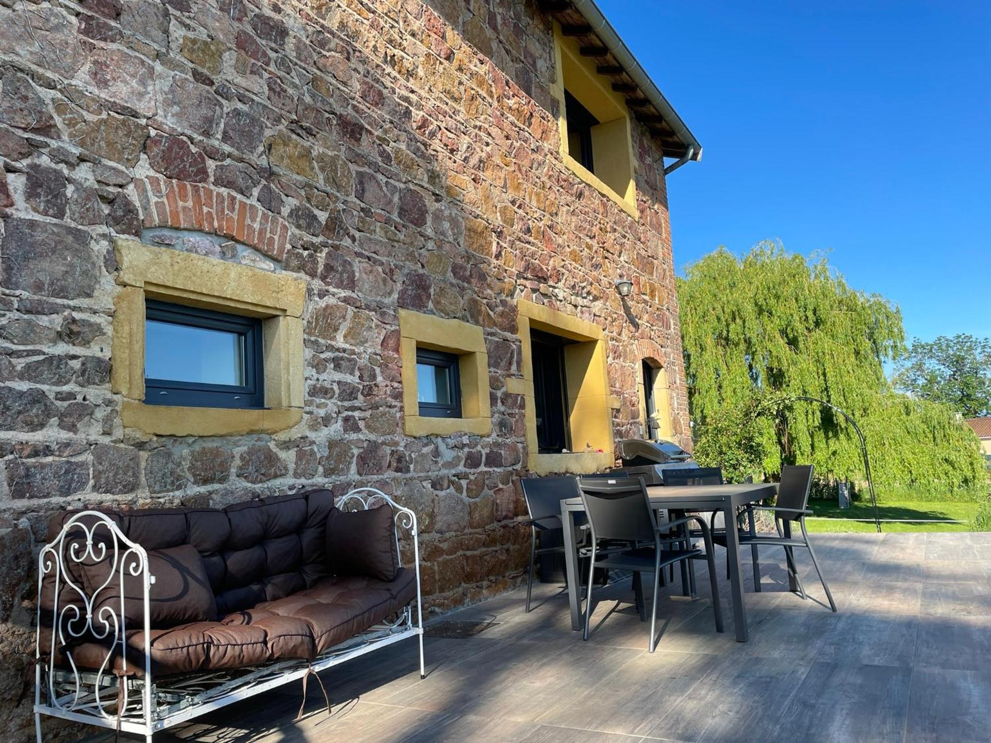 La Grange Aux Hirondelles - Appartement Complet Et Independant Commelle-Vernay Luaran gambar
